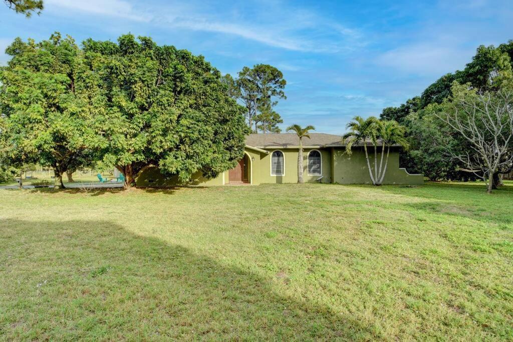 Ananda Farmhouse And Retreat. Lake Worth Beach Exterior photo