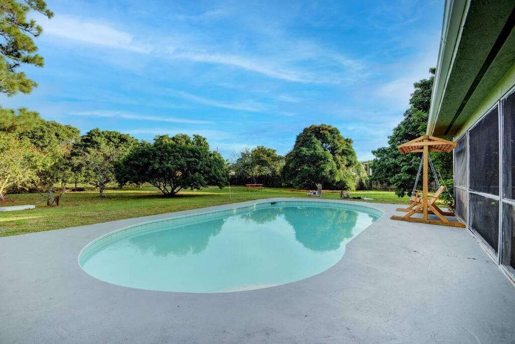 Ananda Farmhouse And Retreat. Lake Worth Beach Exterior photo